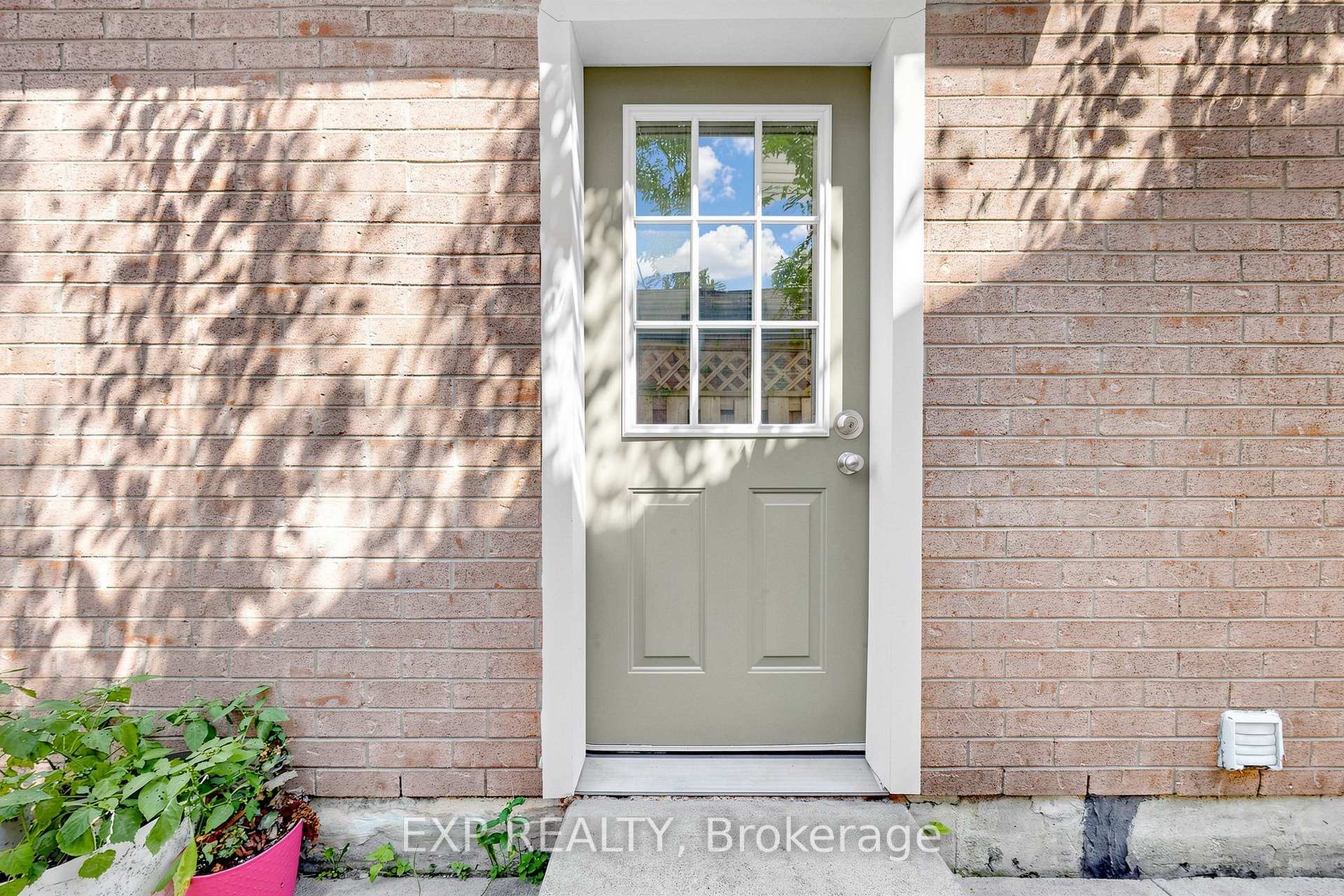 Photo 45 of 63 Fenwick Avenue, Clarington, Bowmanville — HOMEH
