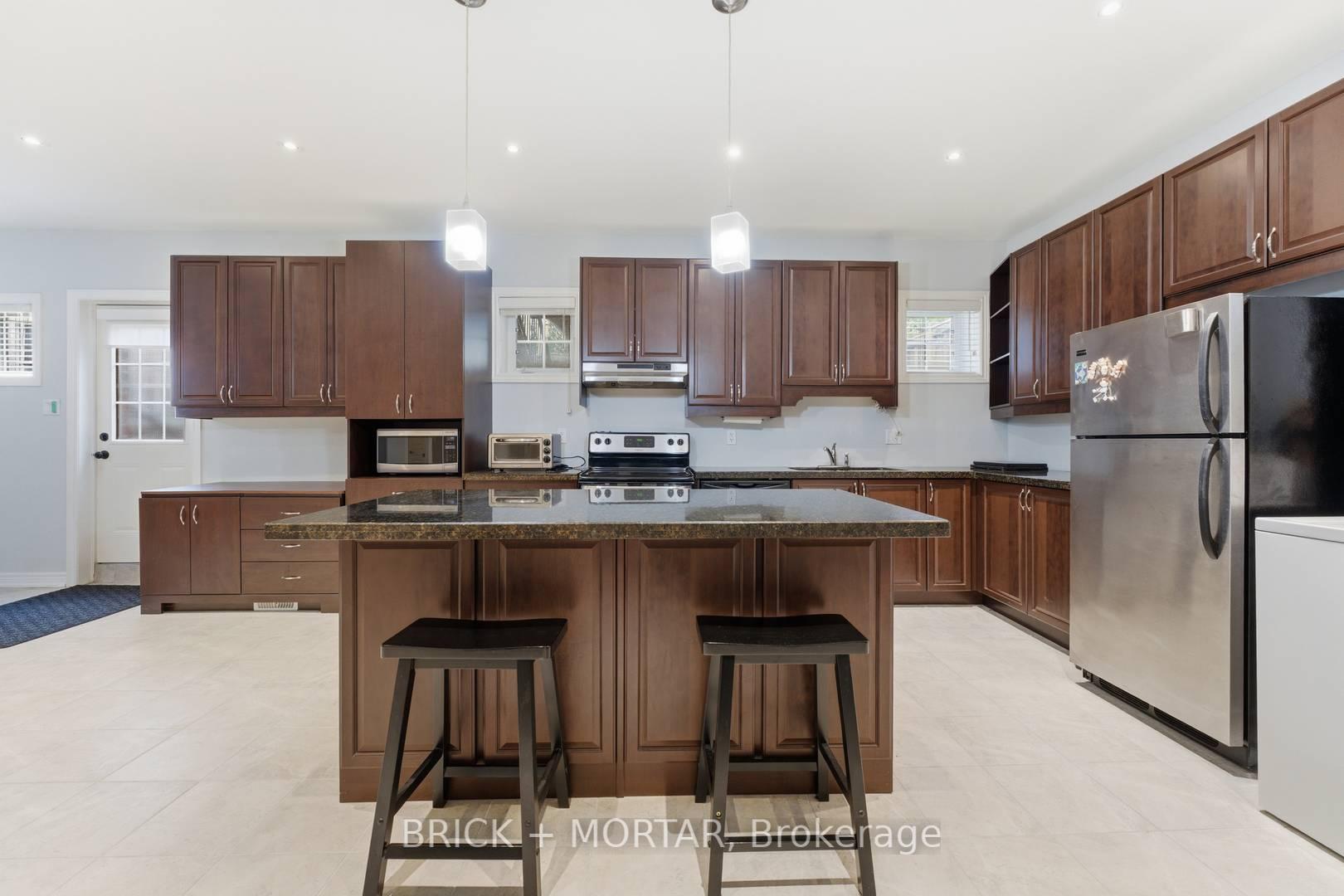 Photo 2 of Unit Bsmt, 8 Little Hannah Lane, Vaughan, Patterson — HOMEH