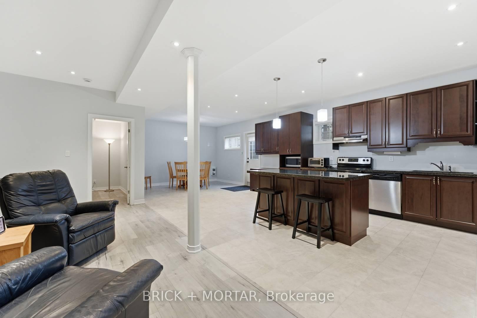 Photo 3 of Unit Bsmt, 8 Little Hannah Lane, Vaughan, Patterson — HOMEH