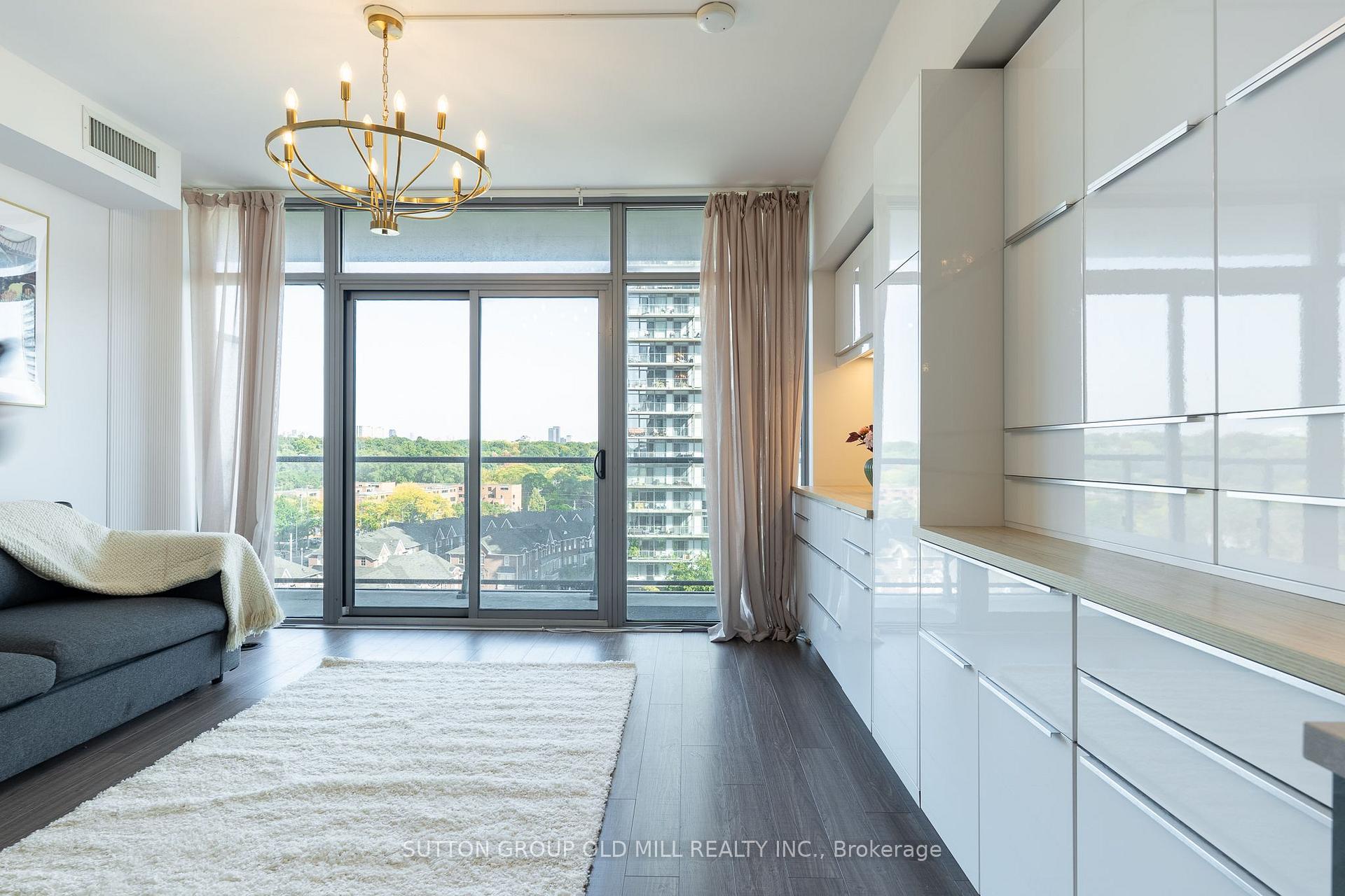 Photo 3 of Unit 812, 105 The Queensway, Toronto, High Park-Swansea — HOMEH