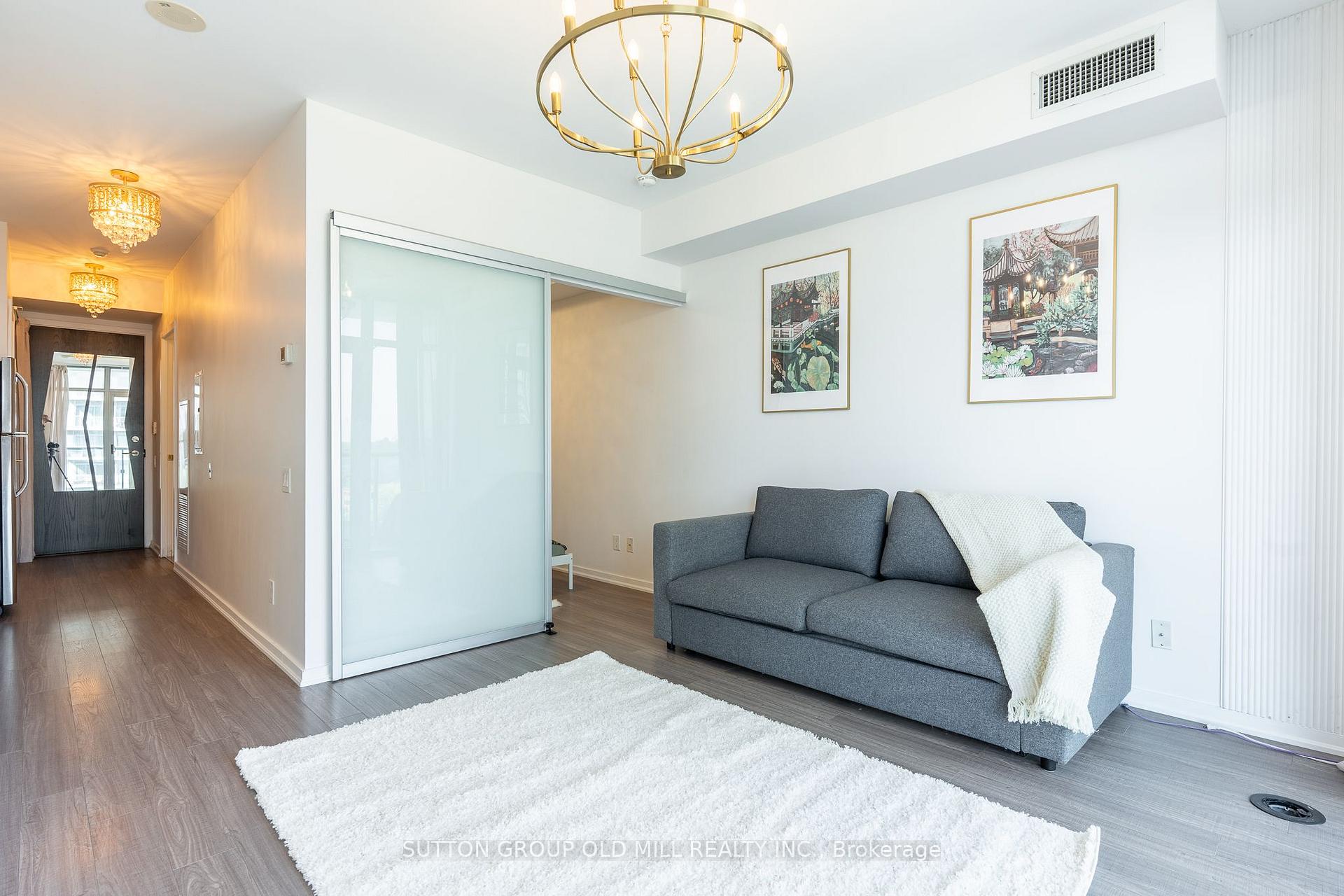 Photo 5 of Unit 812, 105 The Queensway, Toronto, High Park-Swansea — HOMEH