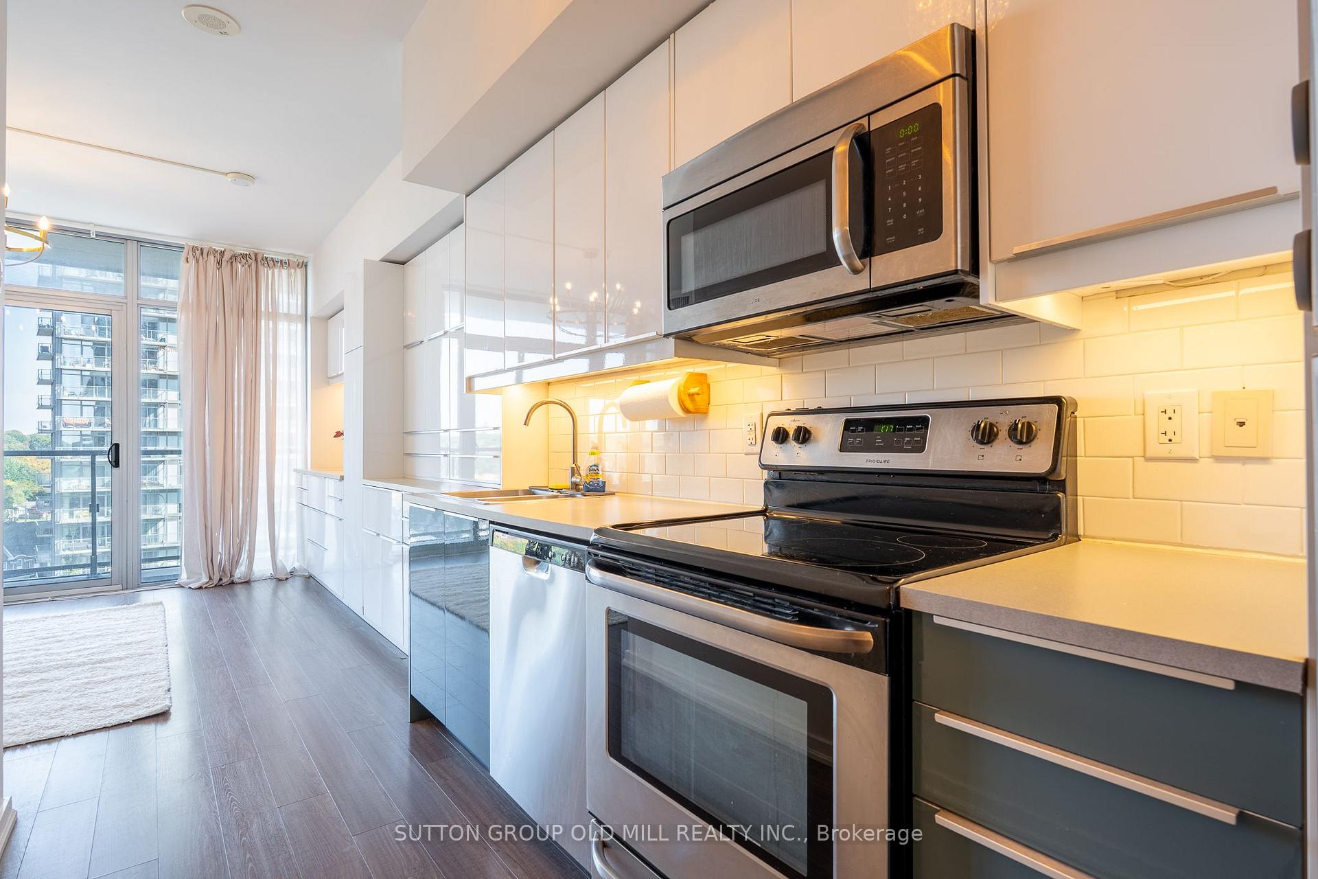 Photo 14 of Unit 812, 105 The Queensway, Toronto, High Park-Swansea — HOMEH