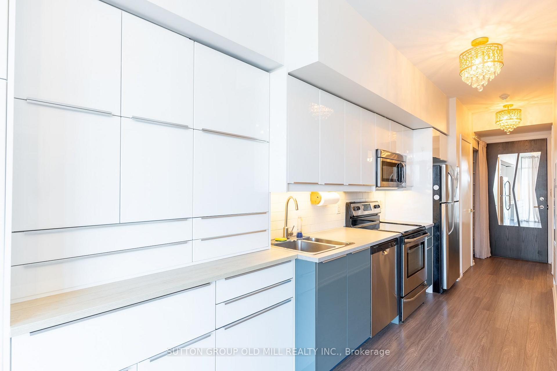 Photo 15 of Unit 812, 105 The Queensway, Toronto, High Park-Swansea — HOMEH
