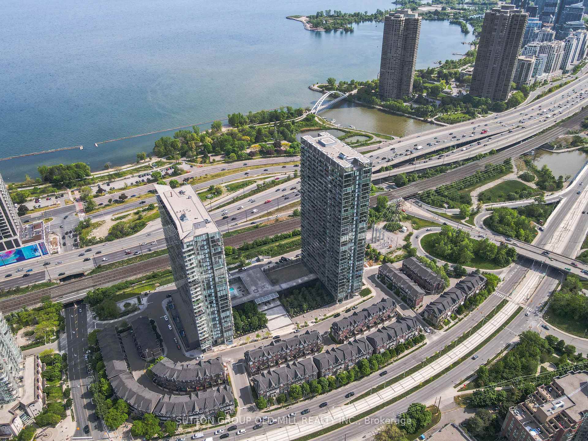 Photo 2 of Unit 812, 105 The Queensway, Toronto, High Park-Swansea — HOMEH