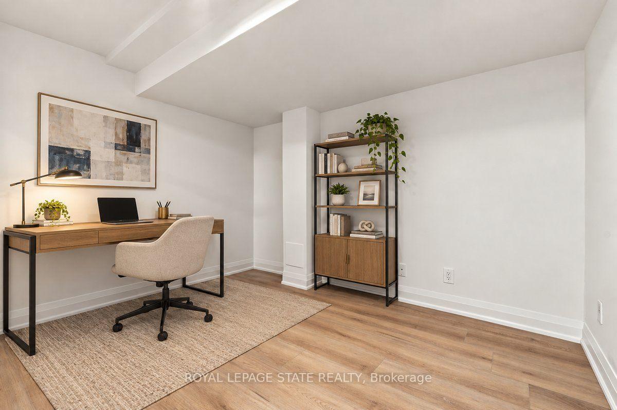 Photo 22 of 44 Viewcrest Circle, Etobicoke, West Humber-Clairville — HOMEH