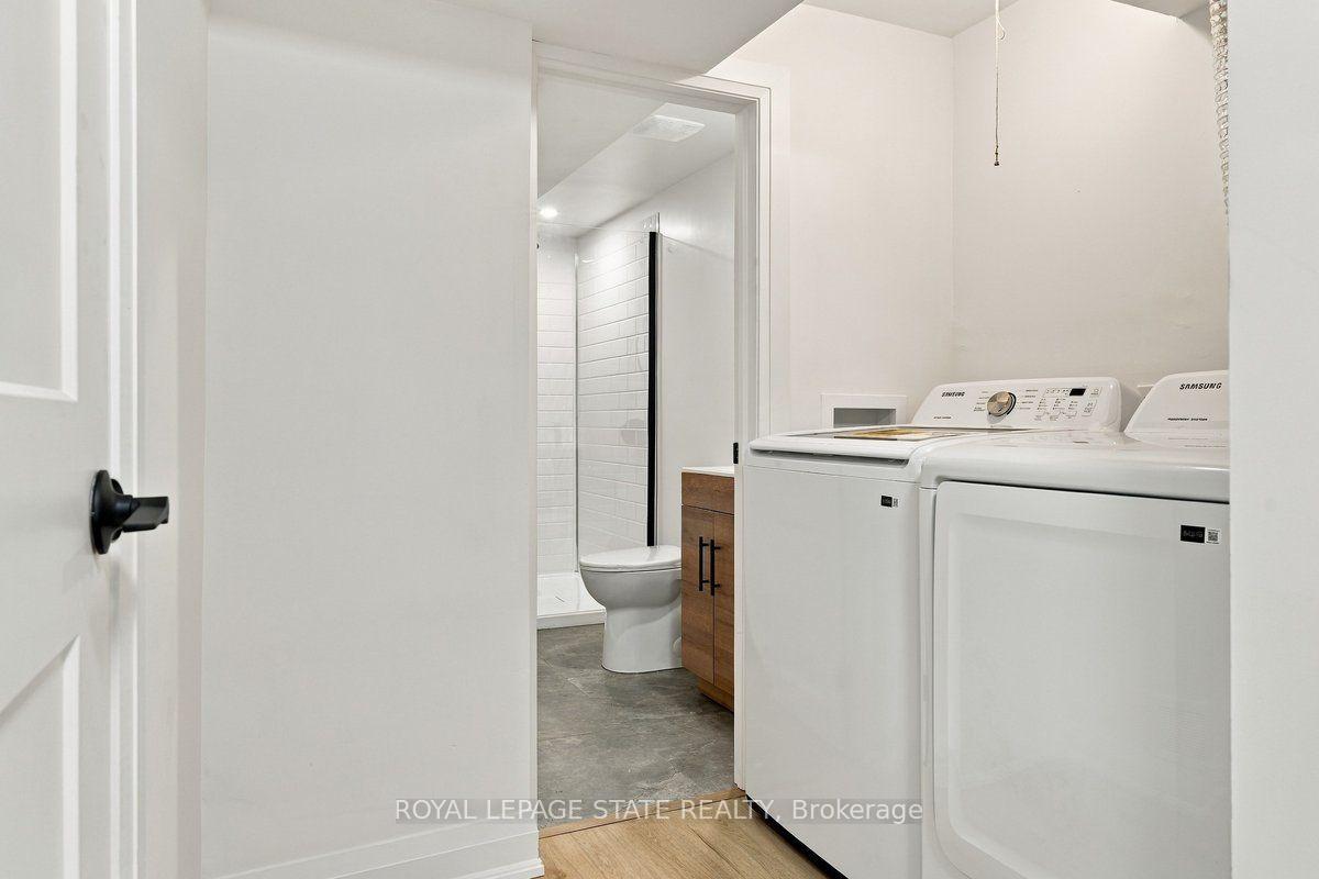 Photo 23 of 44 Viewcrest Circle, Etobicoke, West Humber-Clairville — HOMEH