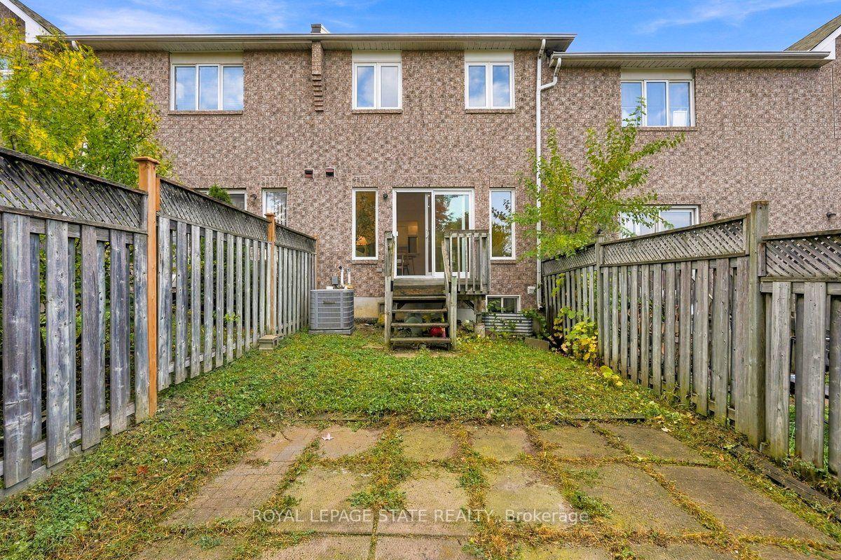 Photo 25 of 44 Viewcrest Circle, Etobicoke, West Humber-Clairville — HOMEH