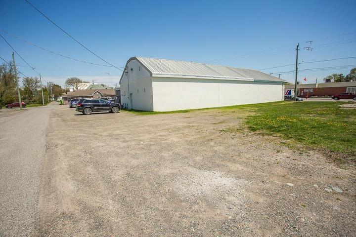 Photo 4 of 182 & 184 Main Street, Thessalon — HOMEH