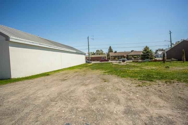 Photo 6 of 182 & 184 Main Street, Thessalon — HOMEH