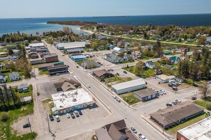 Photo 8 of 182 & 184 Main Street, Thessalon — HOMEH