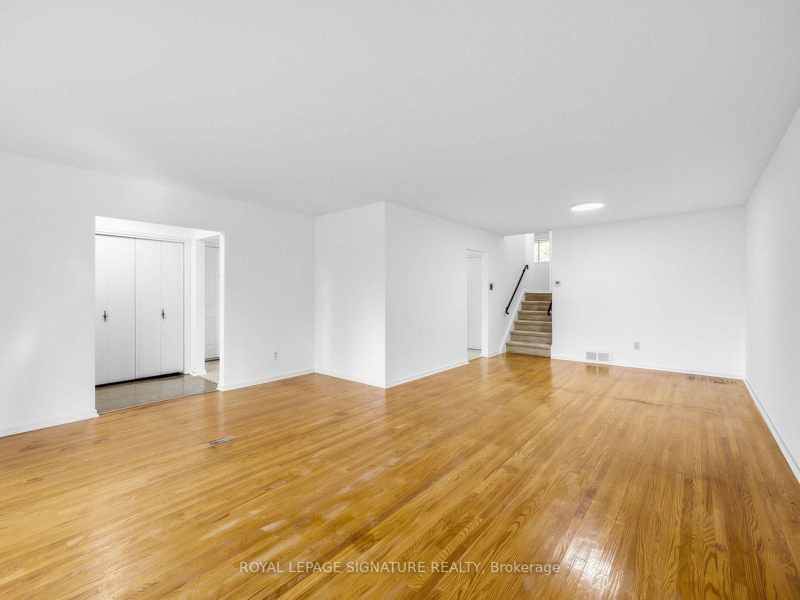 Photo 9 of 11 Albion Crescent, Brampton, Avondale — HOMEH