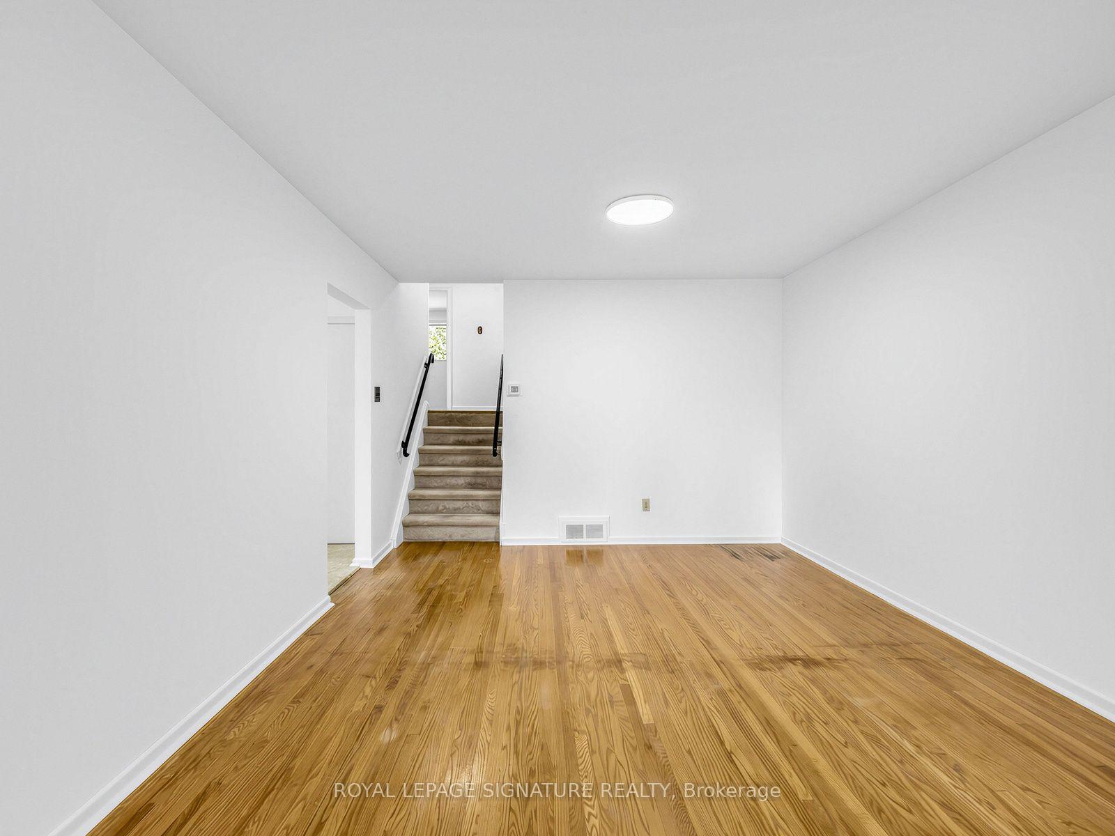 Photo 10 of 11 Albion Crescent, Brampton, Avondale — HOMEH