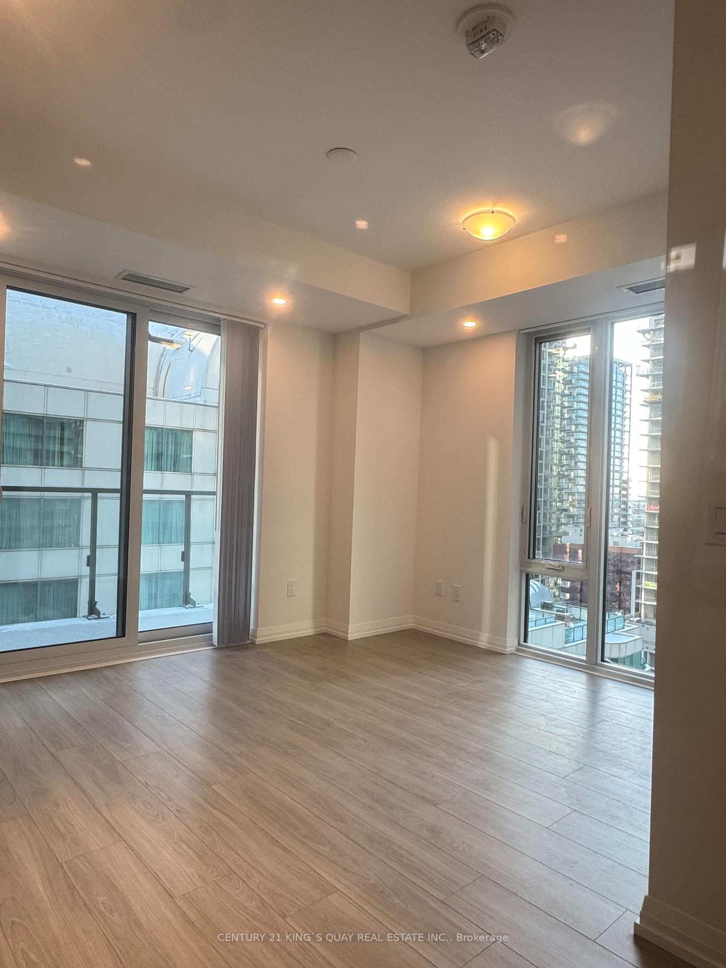 Photo 8 of Unit 2312, 8 Widmer Street, Toronto, Waterfront Communities — HOMEH