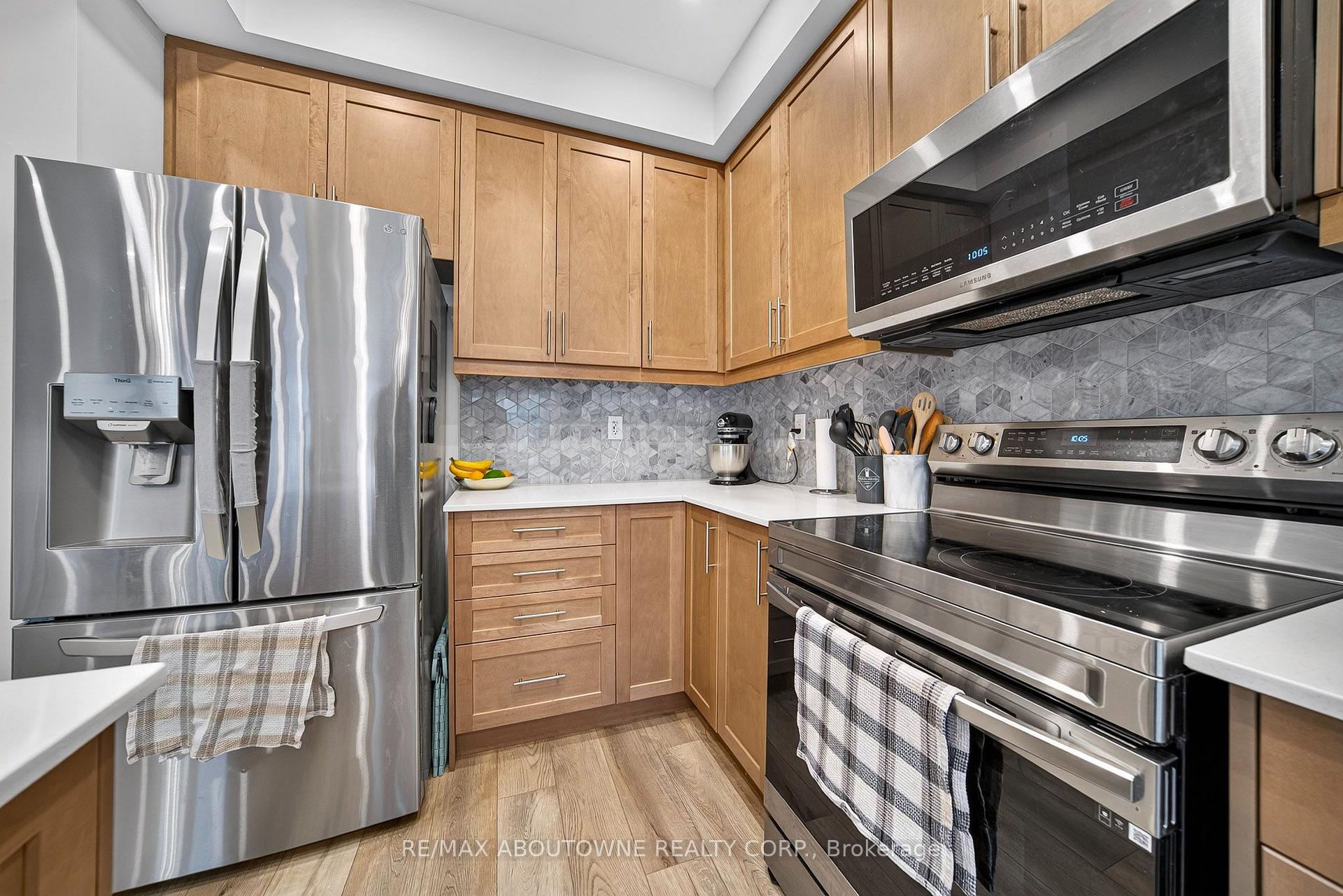 Photo 7 of 33 Bellhouse Avenue, Brantford, Empire South — HOMEH