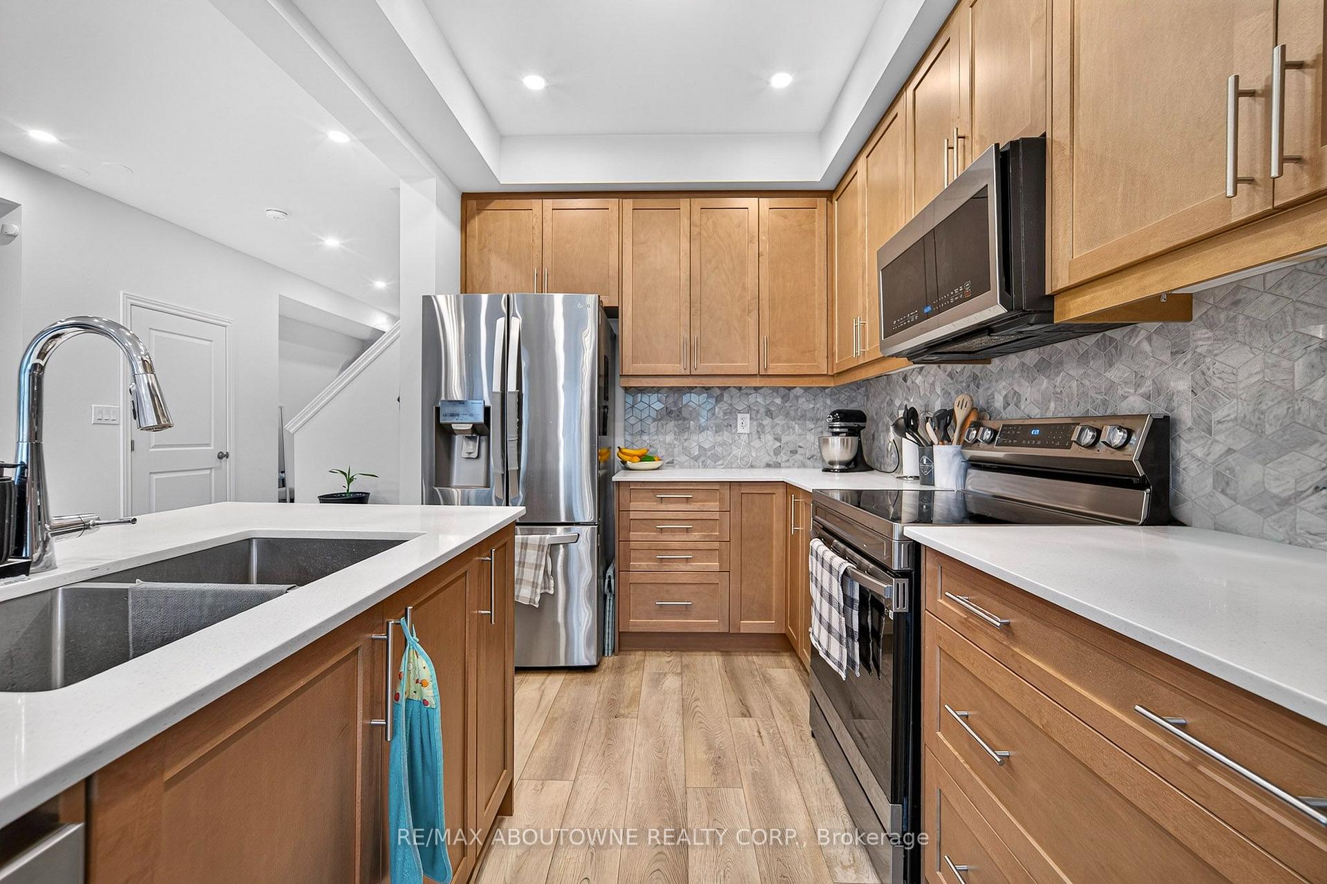 Photo 9 of 33 Bellhouse Avenue, Brantford, Empire South — HOMEH