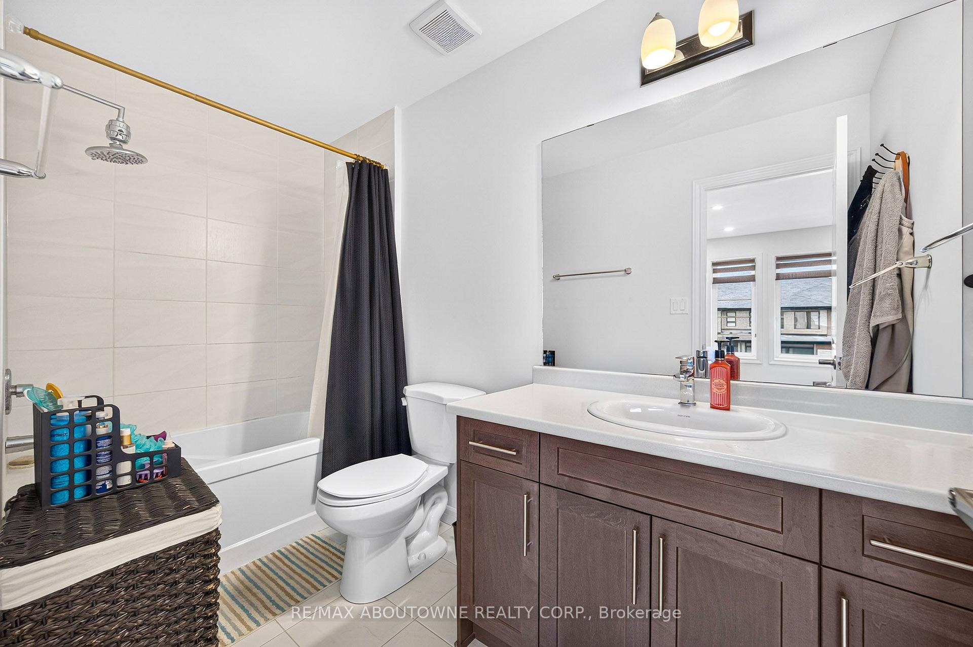 Photo 15 of 33 Bellhouse Avenue, Brantford, Empire South — HOMEH