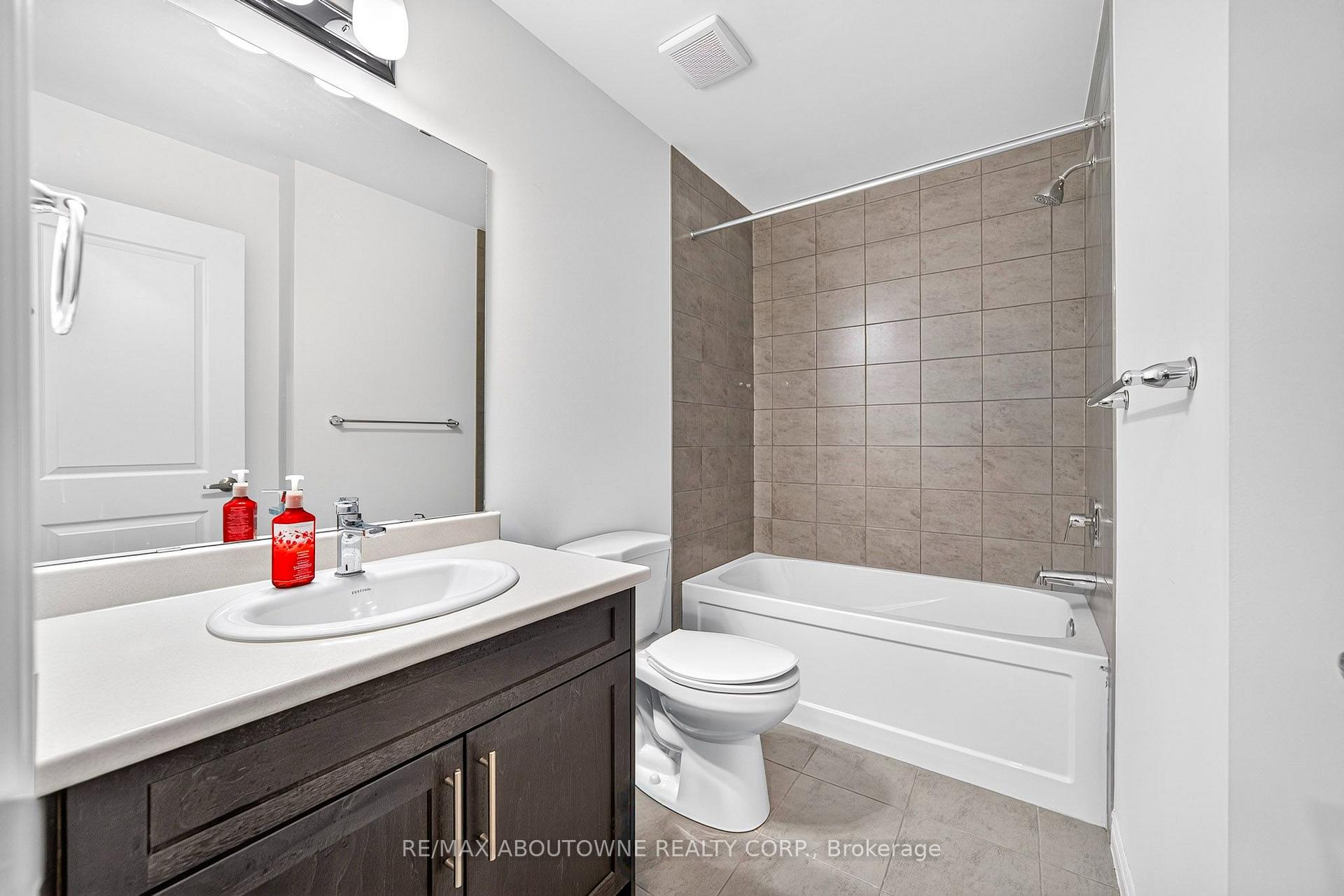 Photo 22 of 33 Bellhouse Avenue, Brantford, Empire South — HOMEH
