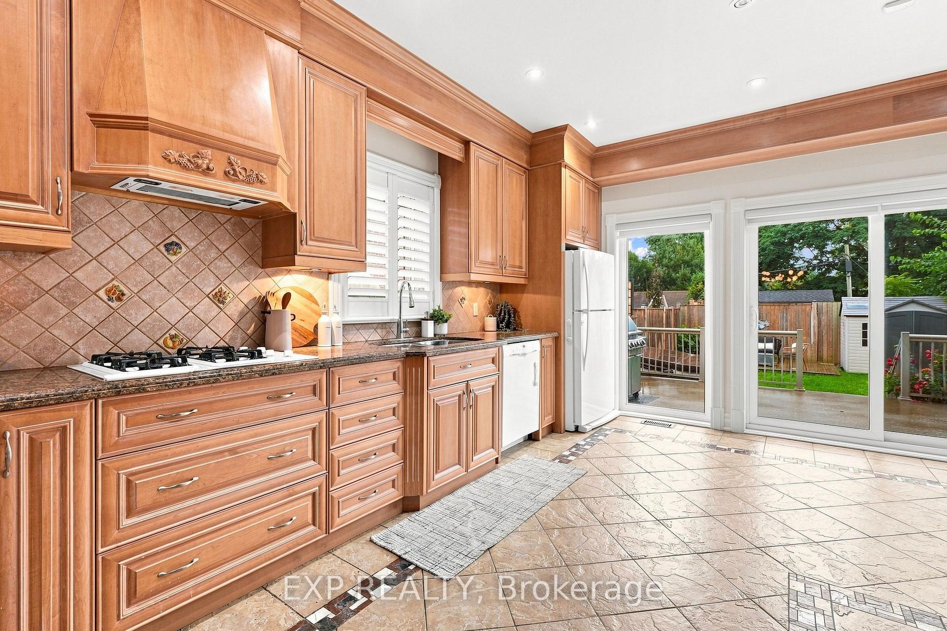 Photo 18 of 101 Cannon Road, Etobicoke, Stonegate-Queensway — HOMEH