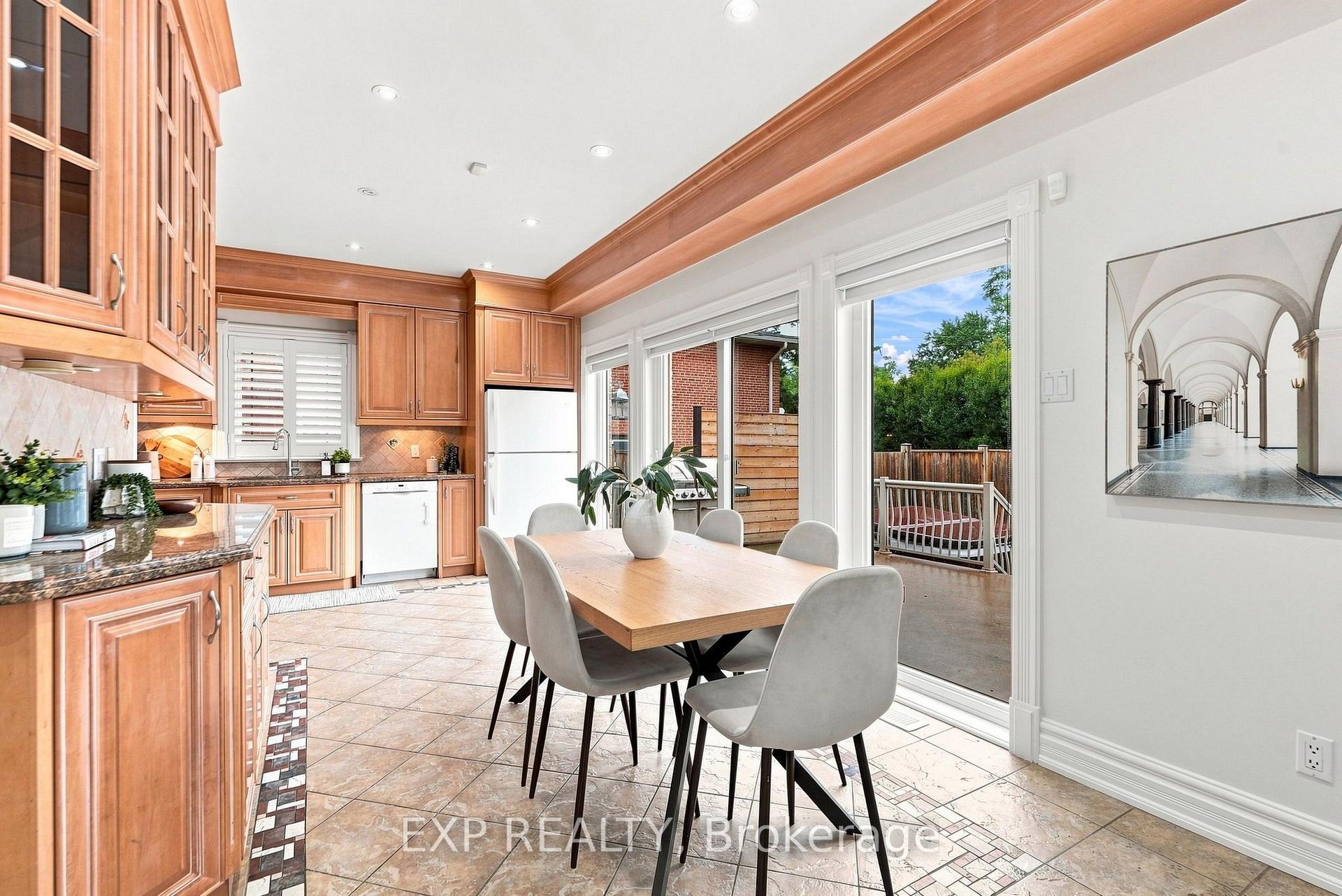 Photo 20 of 101 Cannon Road, Etobicoke, Stonegate-Queensway — HOMEH