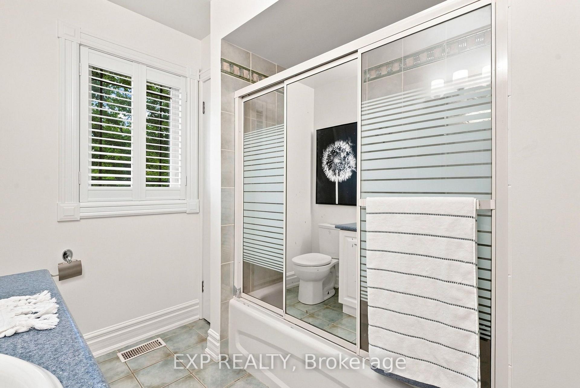 Photo 33 of 101 Cannon Road, Etobicoke, Stonegate-Queensway — HOMEH