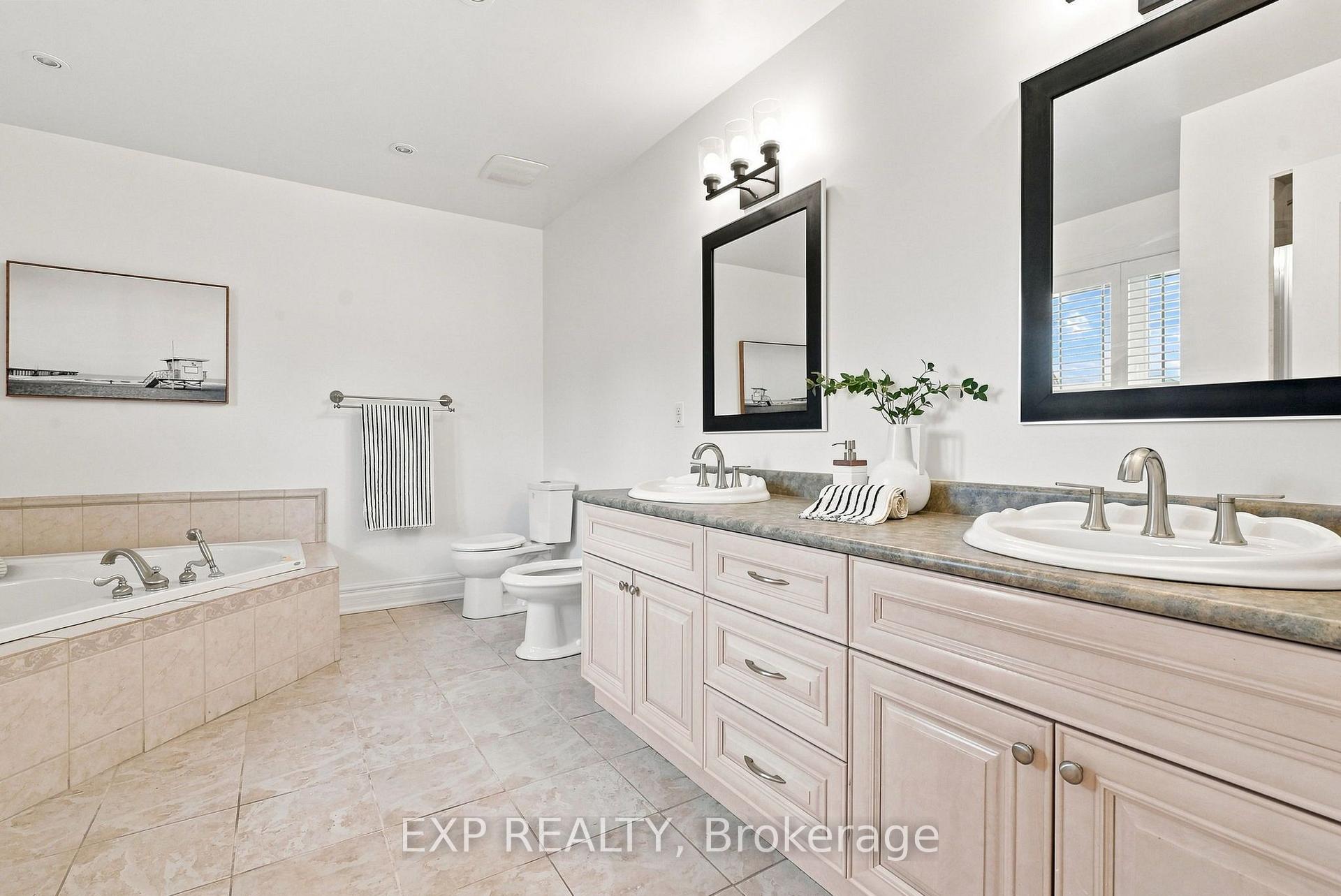 Photo 36 of 101 Cannon Road, Etobicoke, Stonegate-Queensway — HOMEH