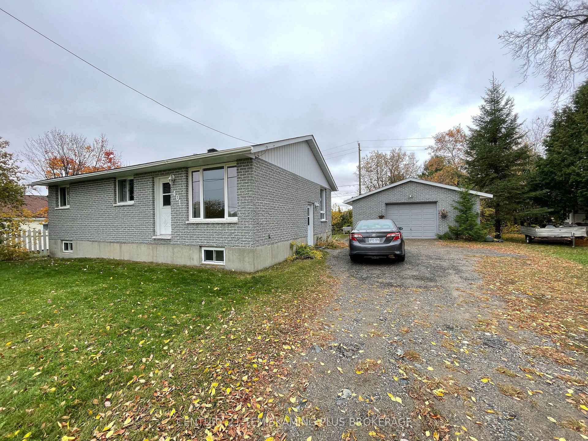 Photo of 401 Lakeview Avenue S
