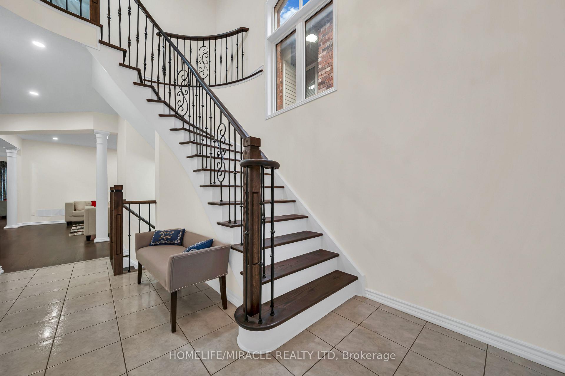 Photo 8 of 763 Pitcher Place, Milton, Coates — HOMEH