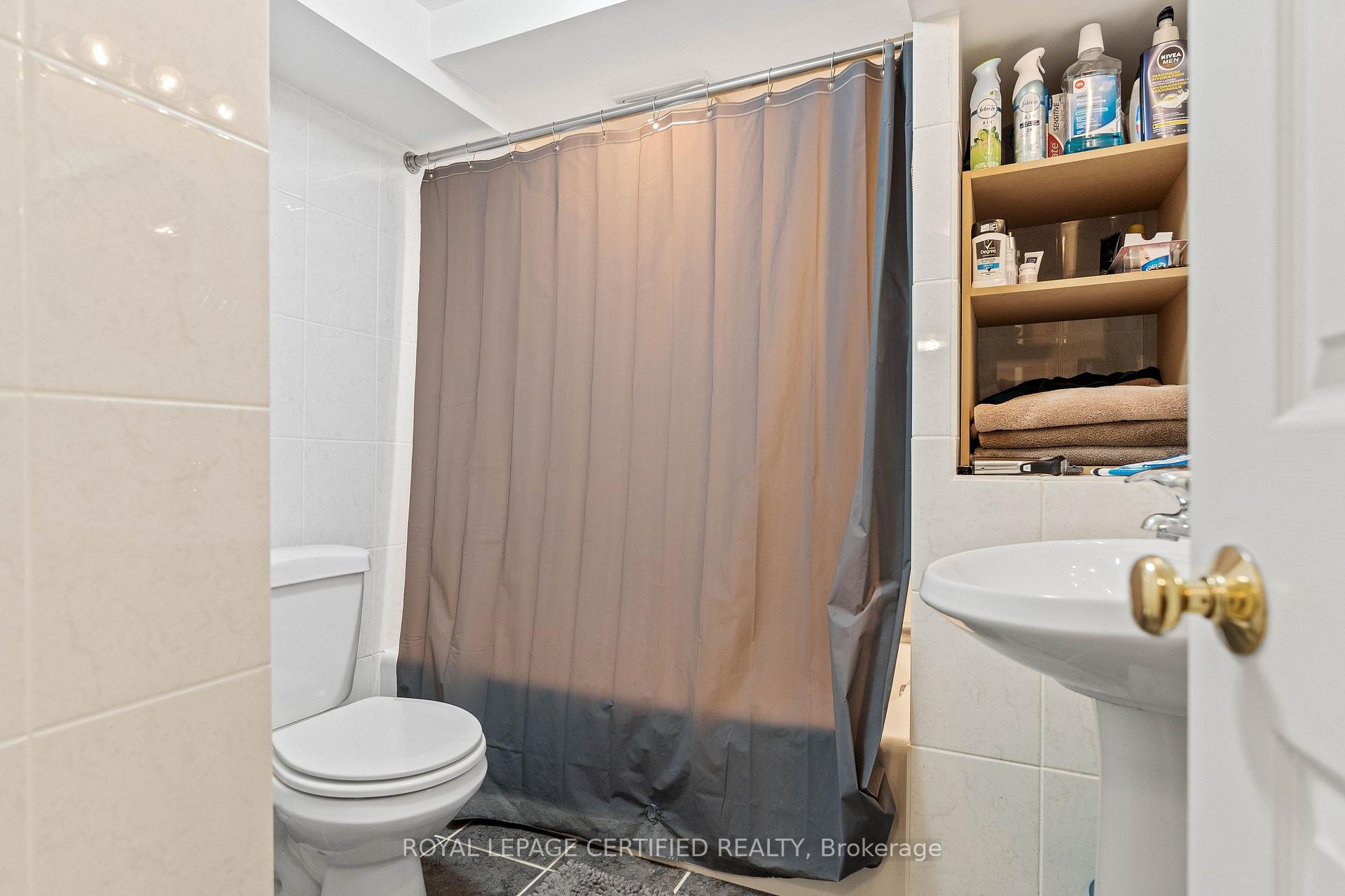 Photo 8 of 247 Grove Street E, Barrie, Wellington — HOMEH