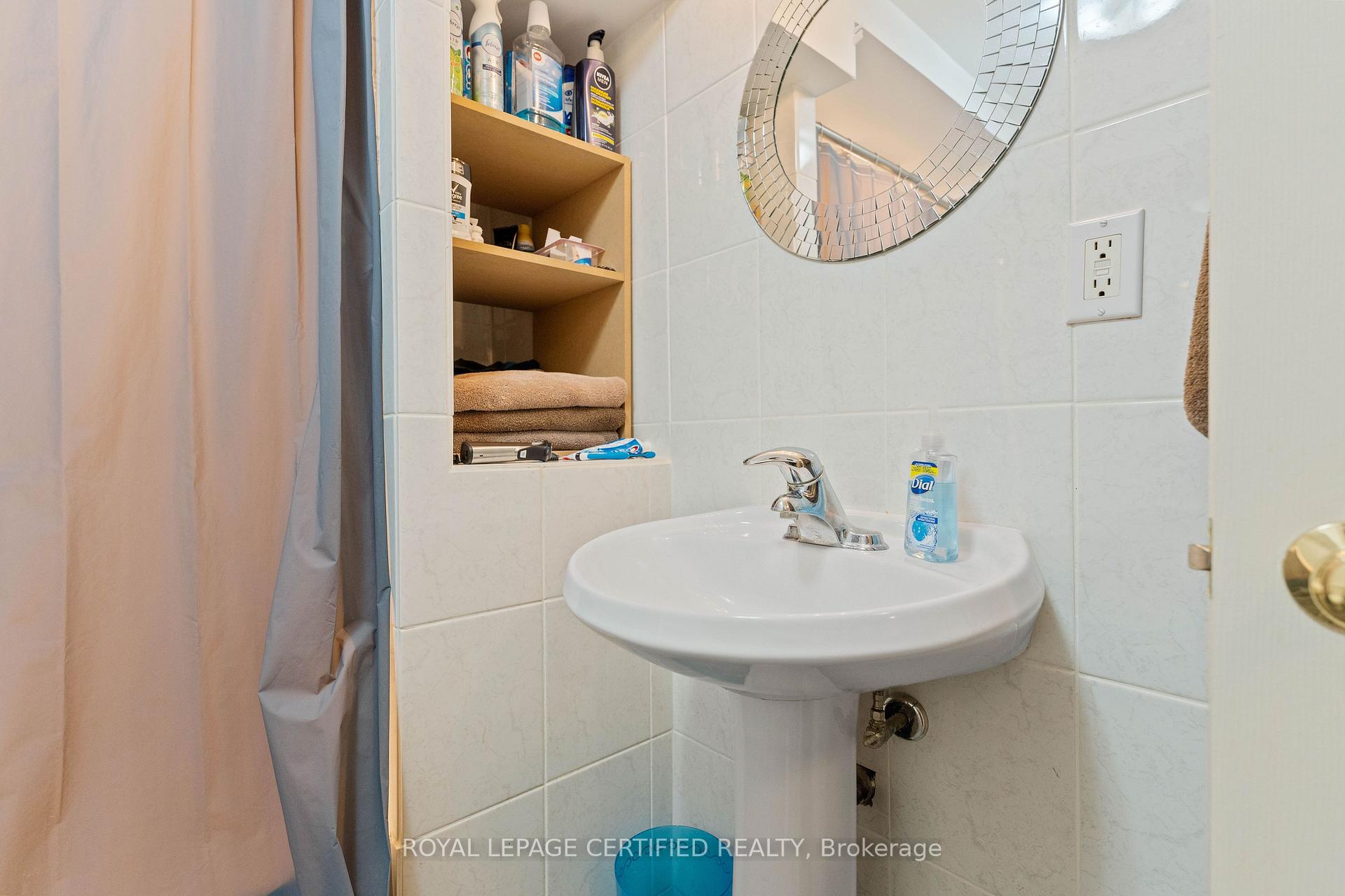 Photo 9 of 247 Grove Street E, Barrie, Wellington — HOMEH