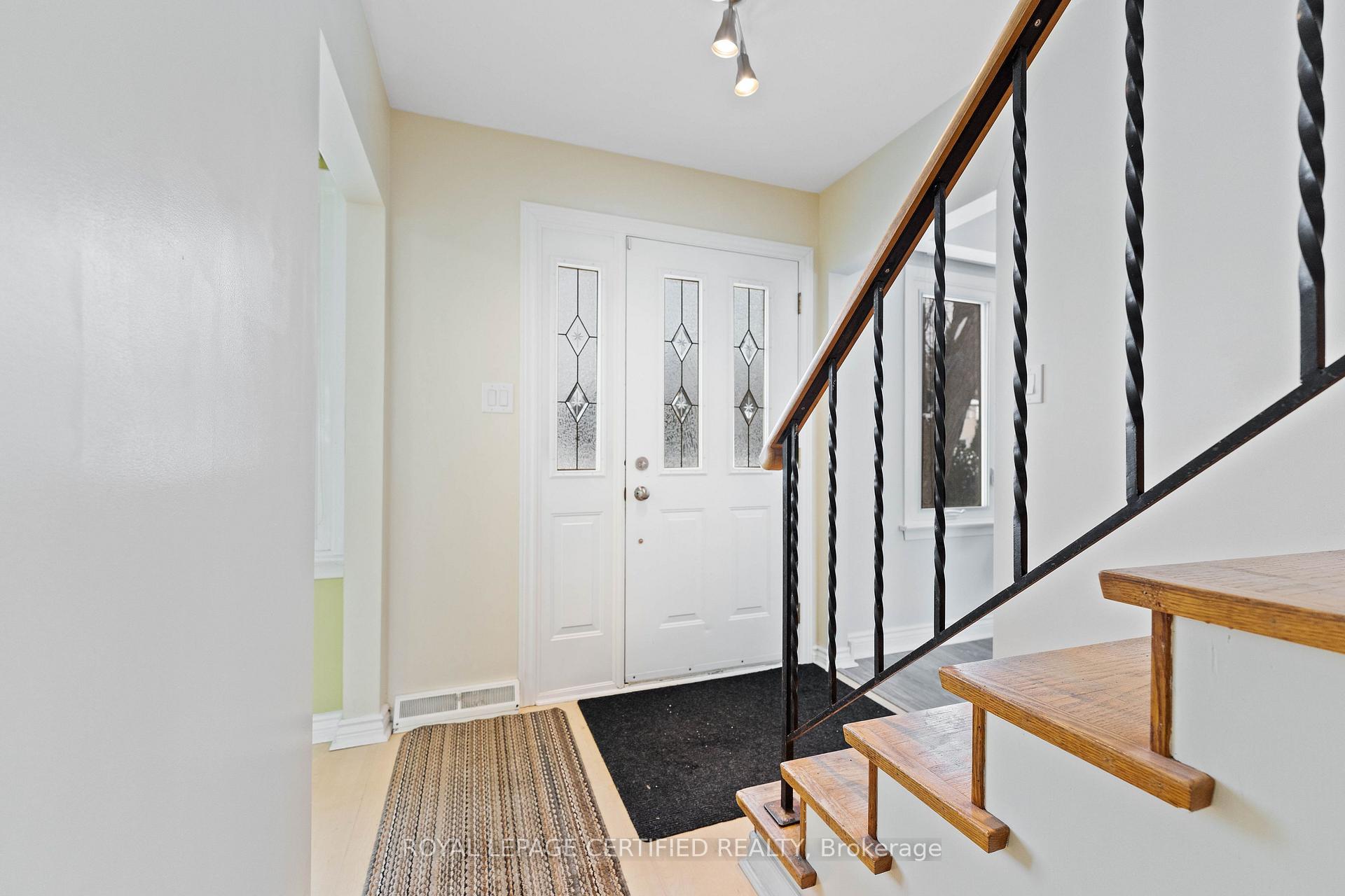 Photo 14 of 247 Grove Street E, Barrie, Wellington — HOMEH