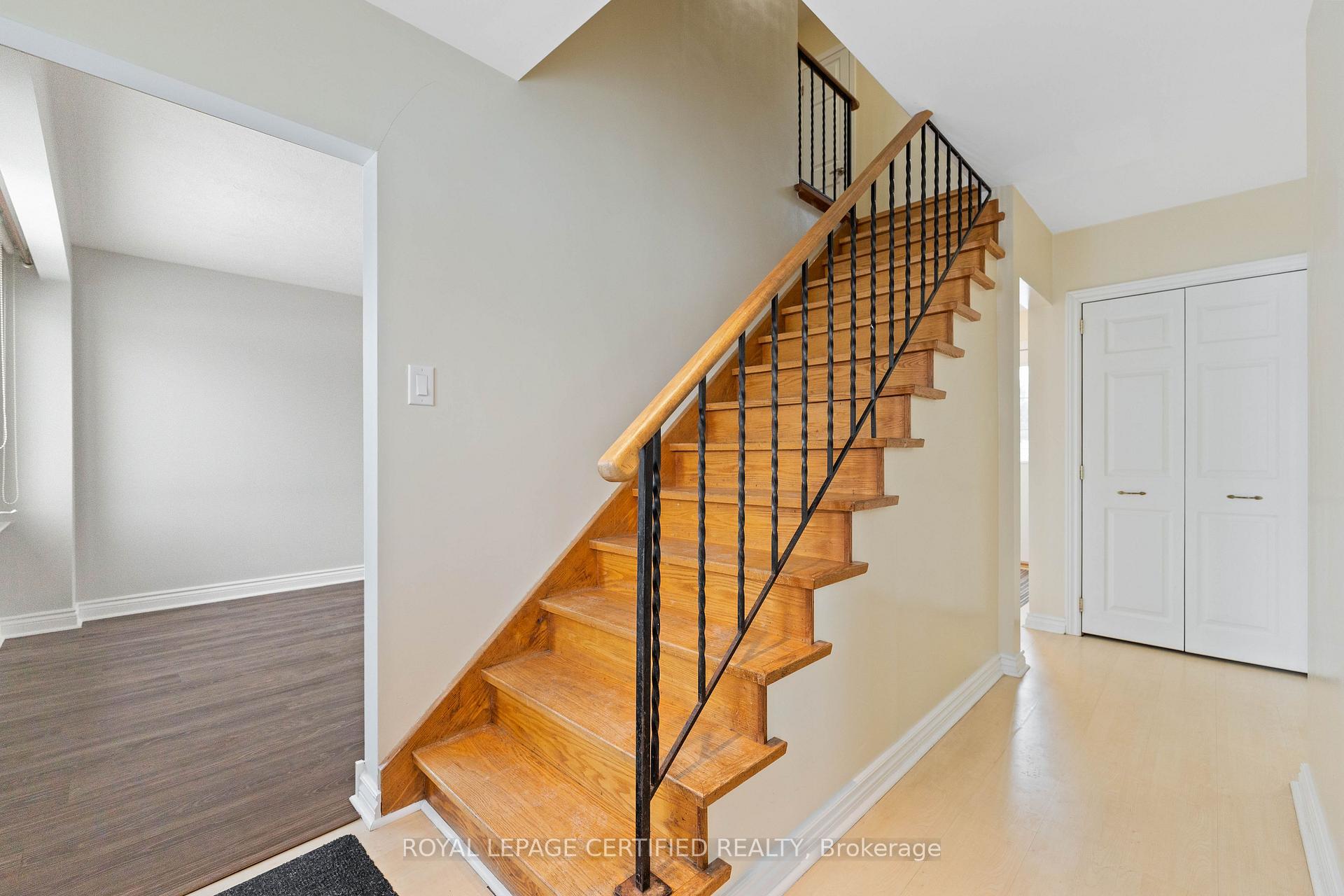 Photo 15 of 247 Grove Street E, Barrie, Wellington — HOMEH