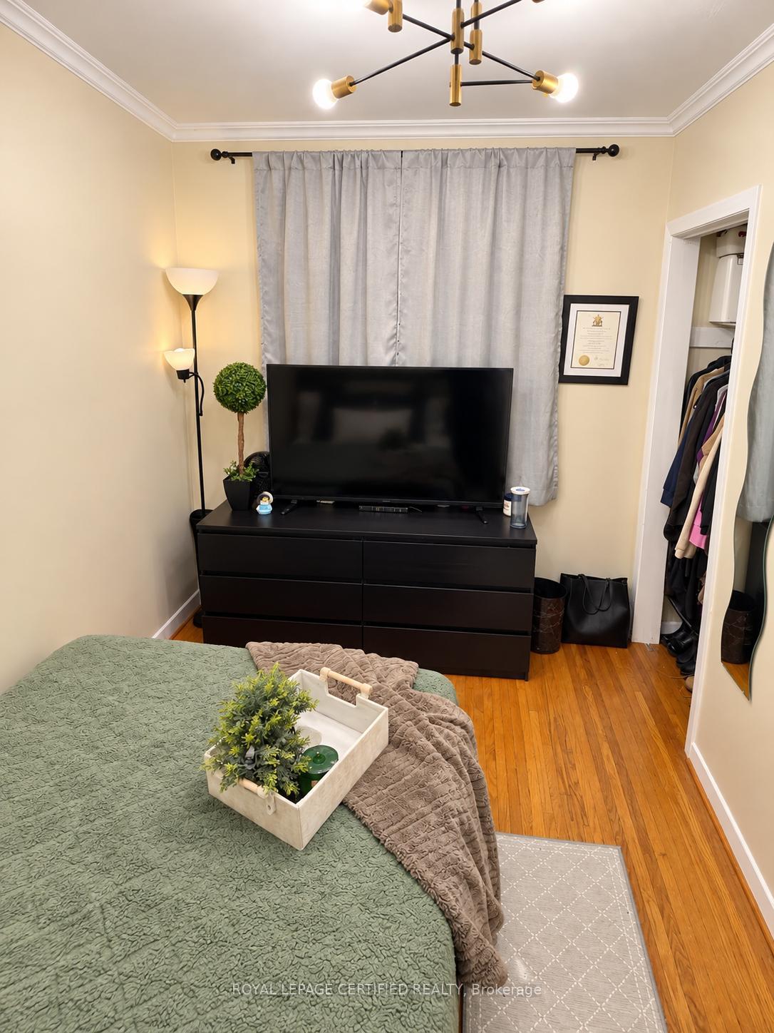 Photo 17 of 247 Grove Street E, Barrie, Wellington — HOMEH