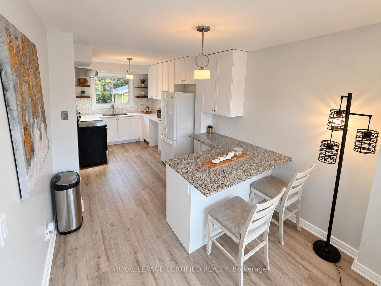 Photo 21 of 247 Grove Street E, Barrie, Wellington — HOMEH