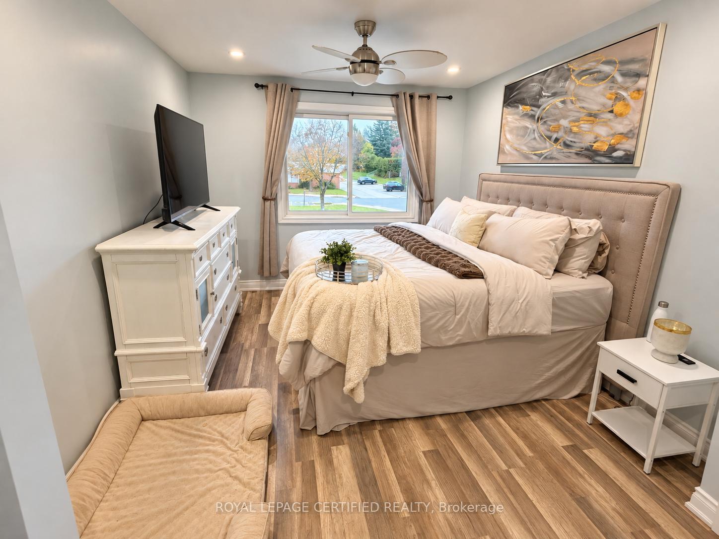 Photo 33 of 247 Grove Street E, Barrie, Wellington — HOMEH