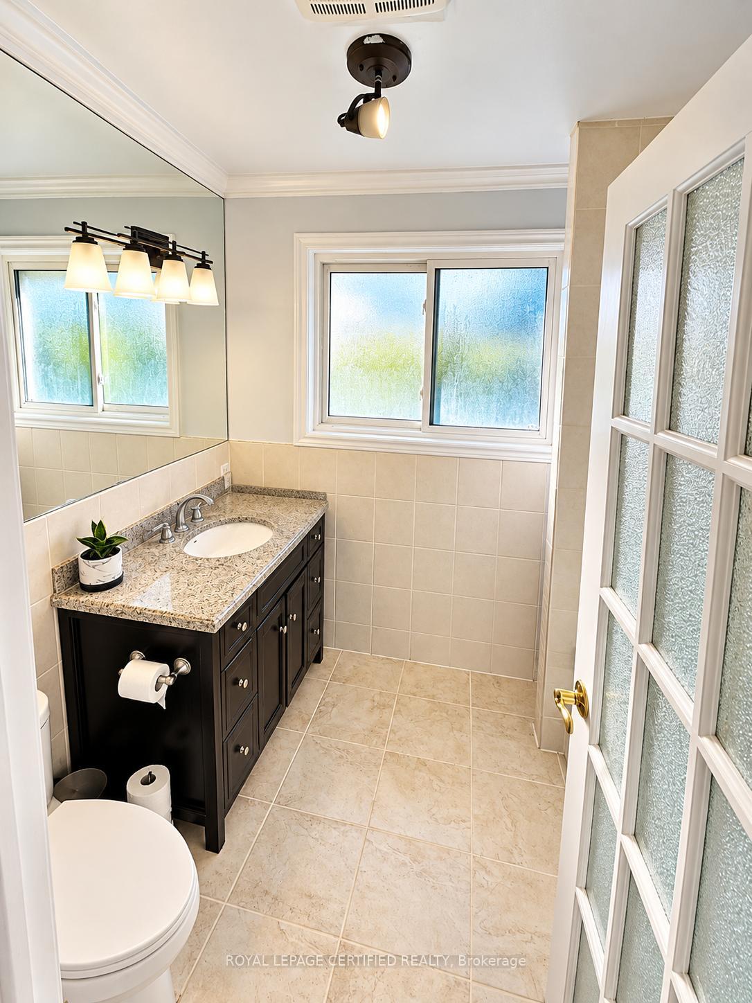 Photo 38 of 247 Grove Street E, Barrie, Wellington — HOMEH