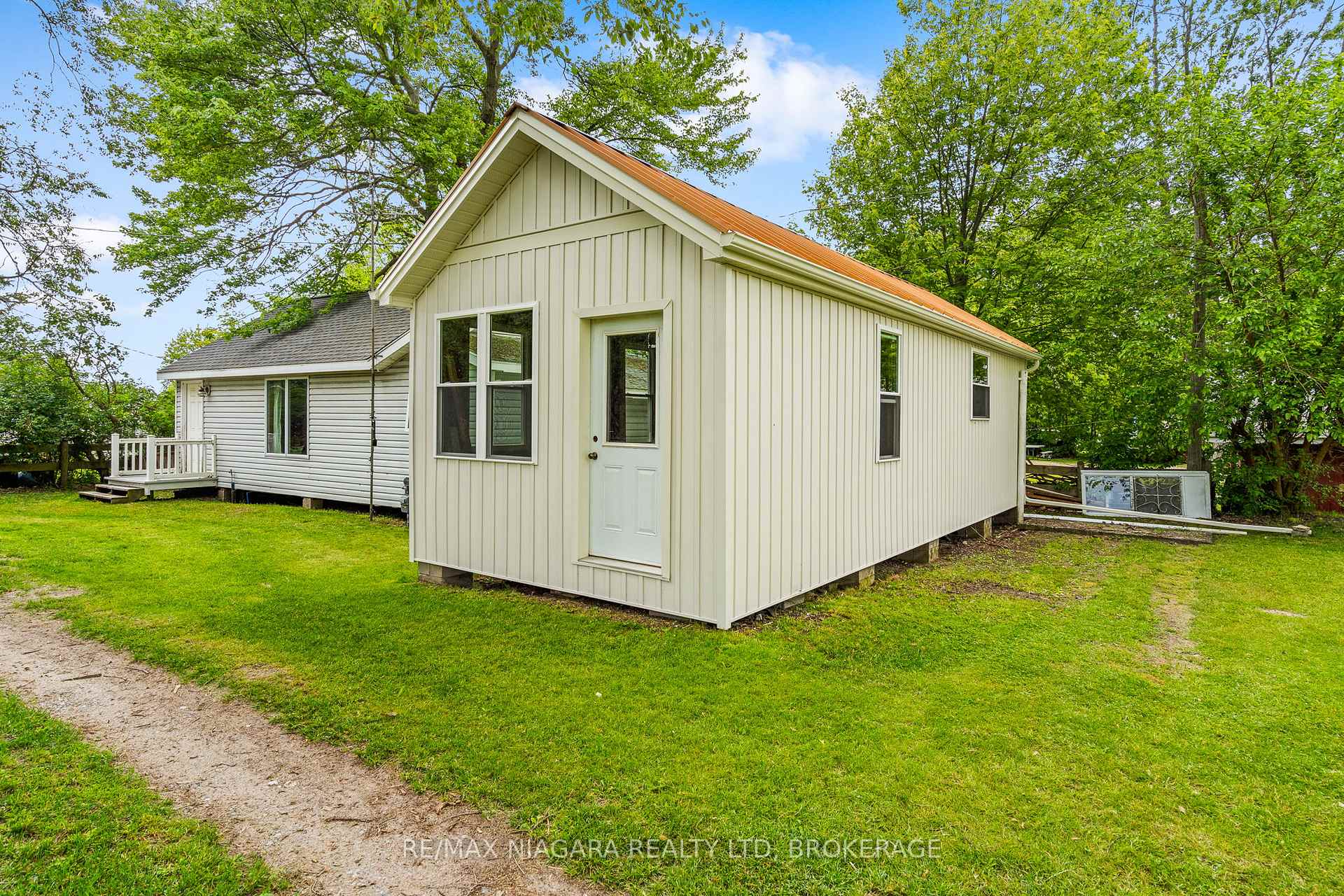 Photo 1 of 12213 Lakeshore Road, Wainfleet, Lakeshore — HOMEH