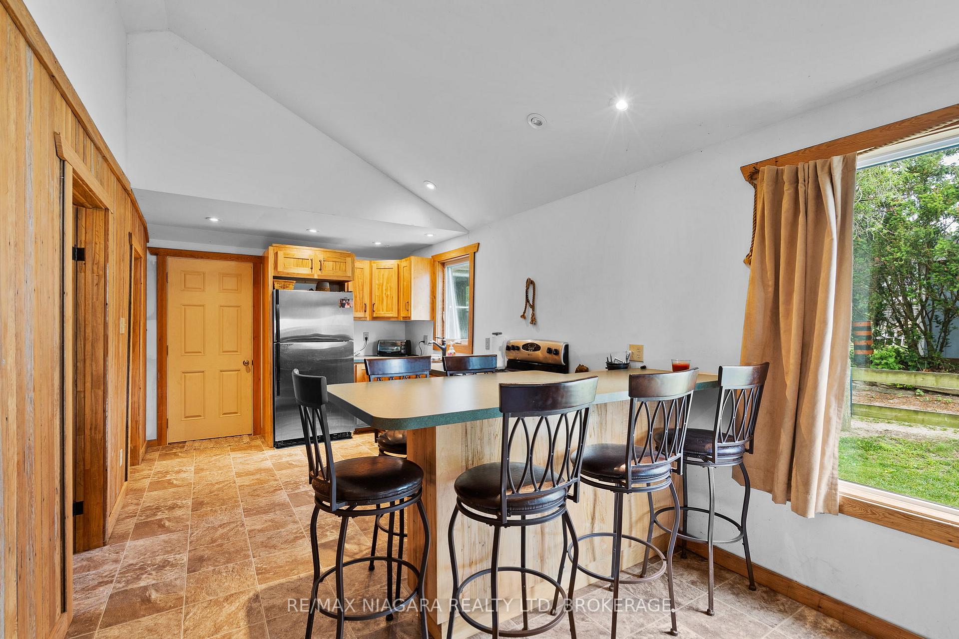 Photo 7 of 12213 Lakeshore Road, Wainfleet, Lakeshore — HOMEH