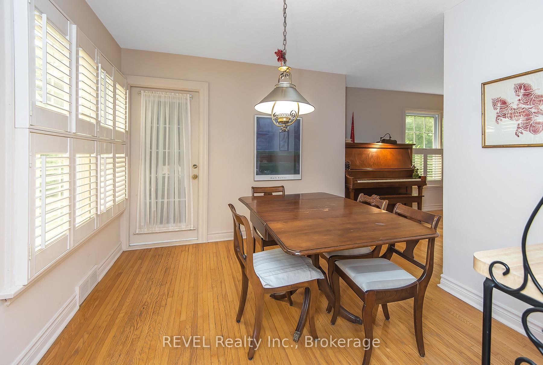 Photo 8 of 113 St. Paul Crescent, St. Catharines, Western Hill — HOMEH