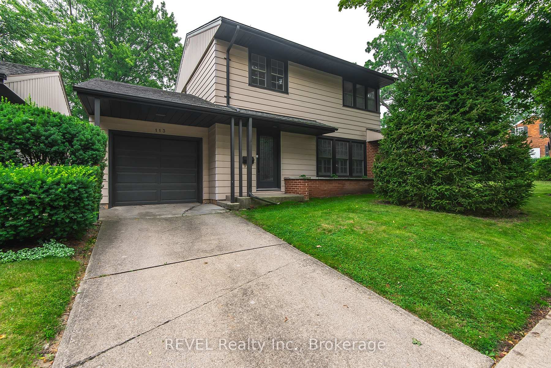 Photo 23 of 113 St. Paul Crescent, St. Catharines, Western Hill — HOMEH