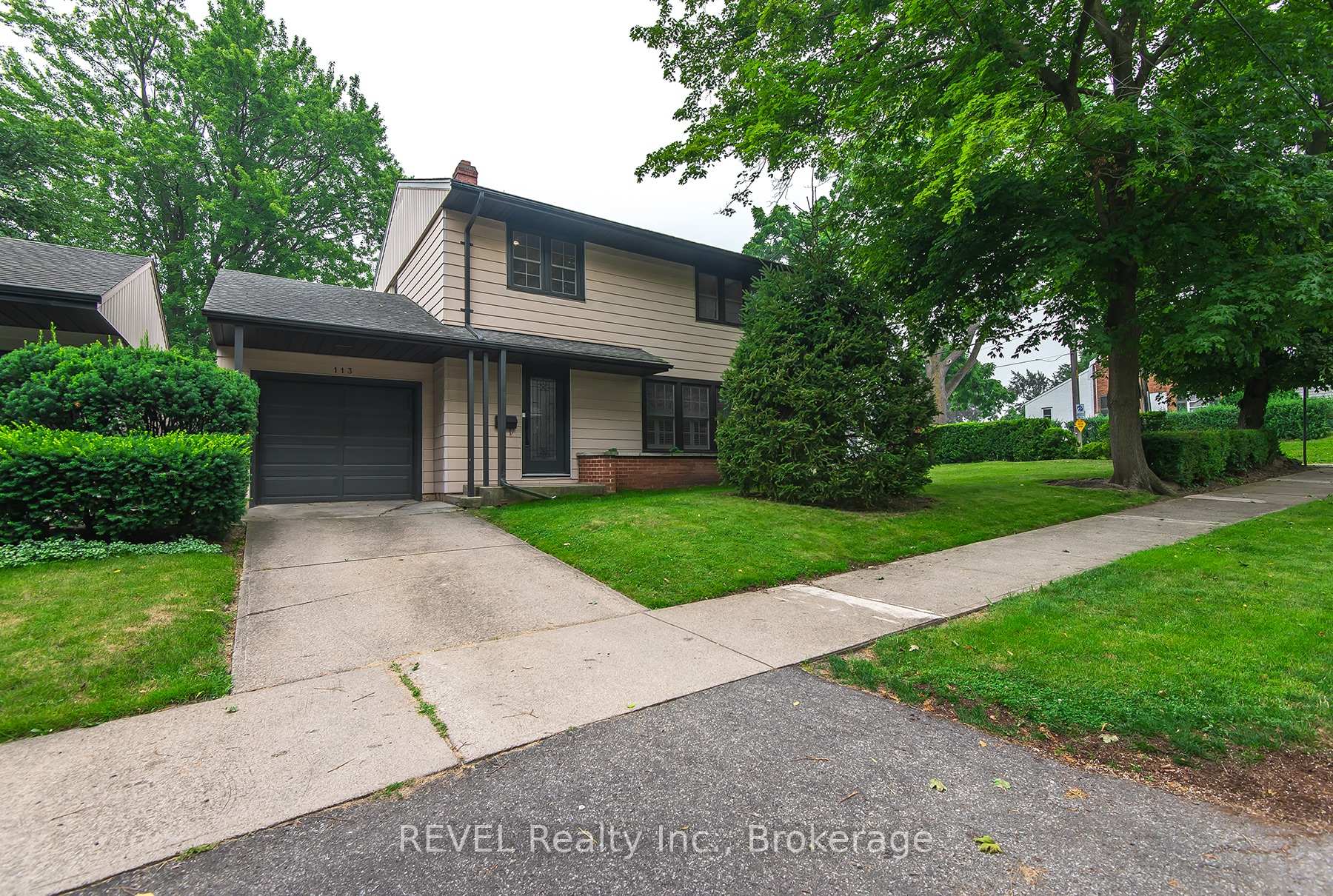 Photo 24 of 113 St. Paul Crescent, St. Catharines, Western Hill — HOMEH