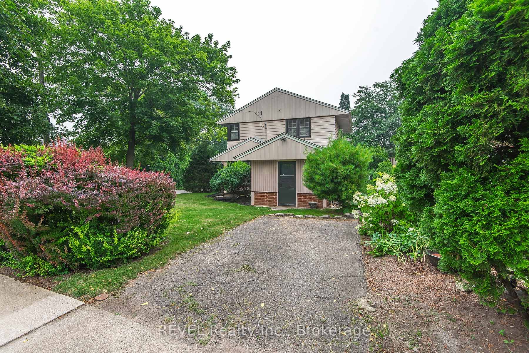 Photo 29 of 113 St. Paul Crescent, St. Catharines, Western Hill — HOMEH