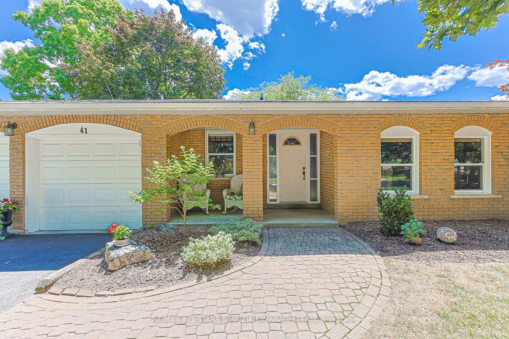 Photo 2 of 41 John Dexter Place, Markham, Sherwood-Amberglen — HOMEH