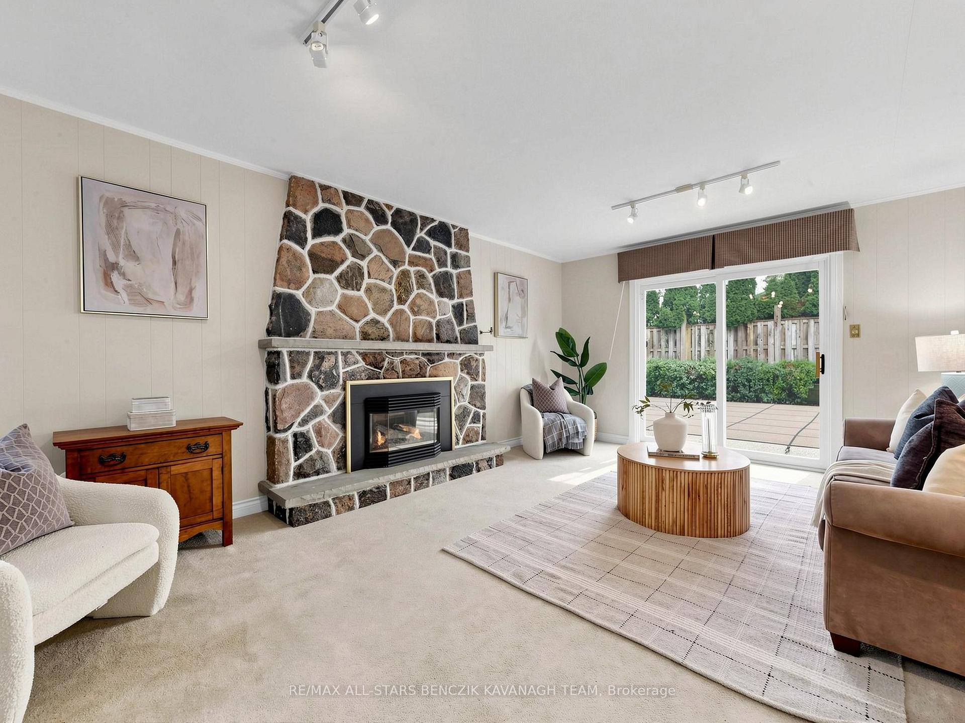 Photo 6 of 41 John Dexter Place, Markham, Sherwood-Amberglen — HOMEH