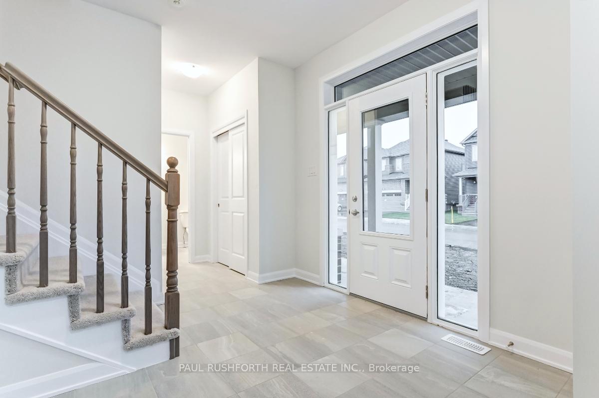 Photo 4 of 11 Fossa Terrace W, Ottawa, Barrhaven - Half Moon Bay — HOMEH