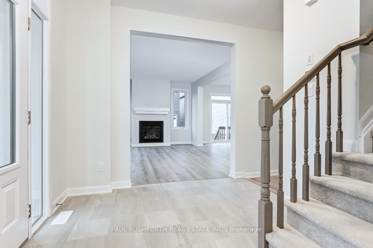 Photo 5 of 11 Fossa Terrace W, Ottawa, Barrhaven - Half Moon Bay — HOMEH