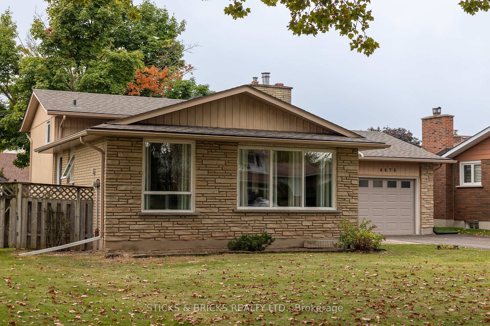 Photo 3 of 4479 Mitchell Avenue, Niagara Falls, Morrison — HOMEH