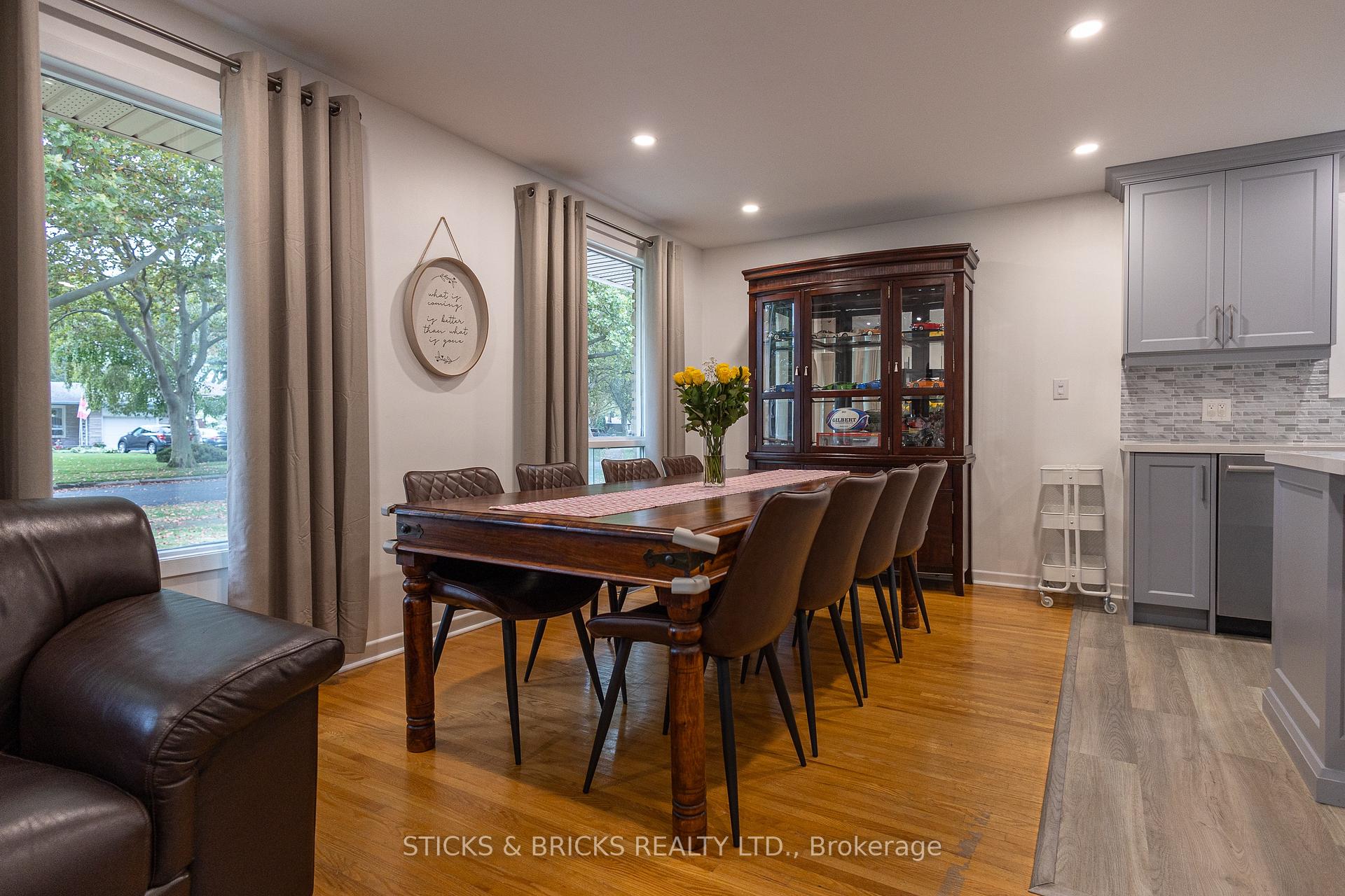Photo 7 of 4479 Mitchell Avenue, Niagara Falls, Morrison — HOMEH