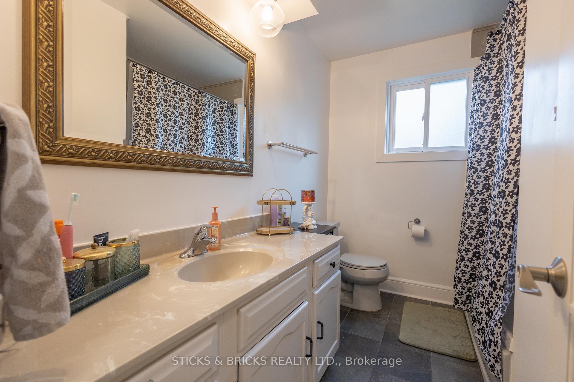 Photo 11 of 4479 Mitchell Avenue, Niagara Falls, Morrison — HOMEH