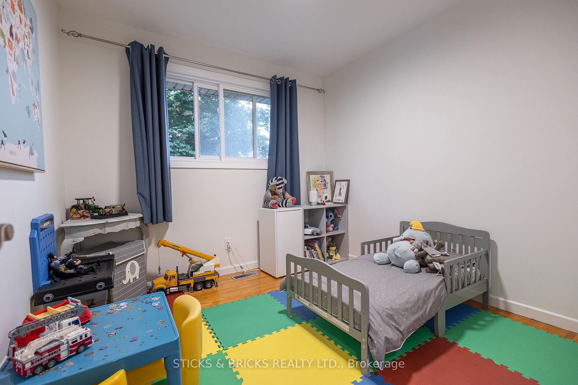 Photo 15 of 4479 Mitchell Avenue, Niagara Falls, Morrison — HOMEH