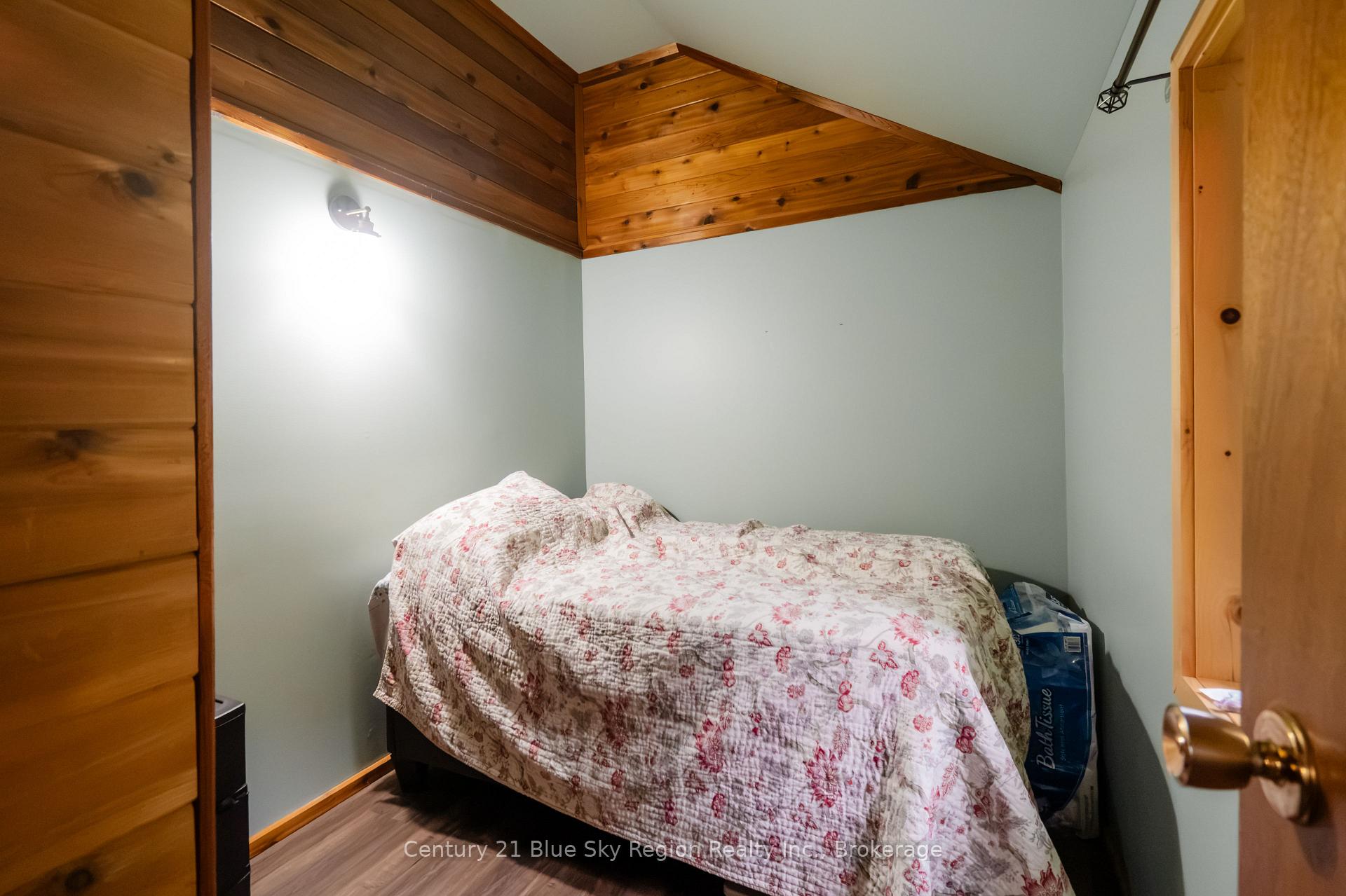 Photo 19 of 2261 Peninsula Road, North Bay, Birchaven — HOMEH